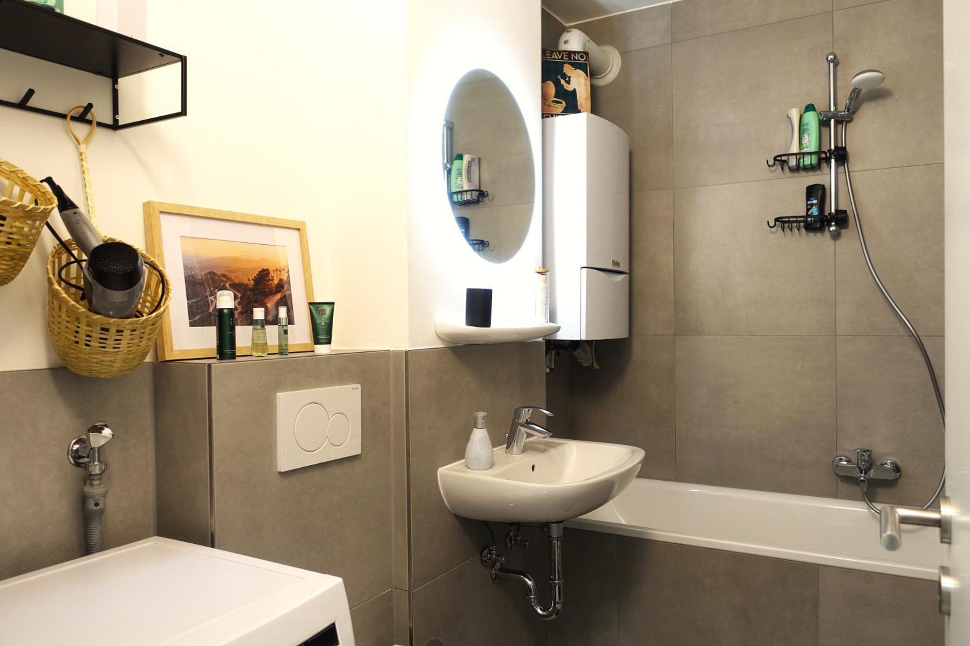 Getaway Apartment - Balkon - Kueche - Ruhe - Waesche - S-Bahn - 60 Qm 뒤스부르크 외부 사진