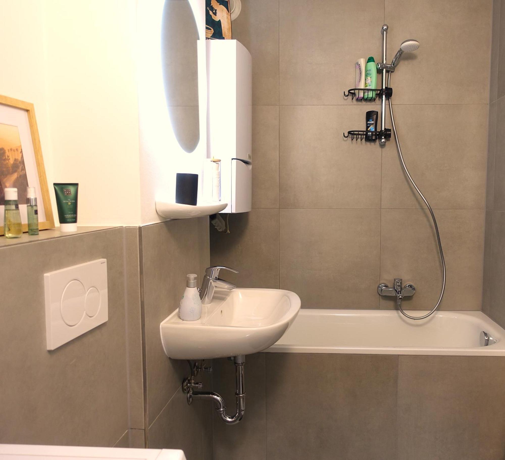 Getaway Apartment - Balkon - Kueche - Ruhe - Waesche - S-Bahn - 60 Qm 뒤스부르크 외부 사진